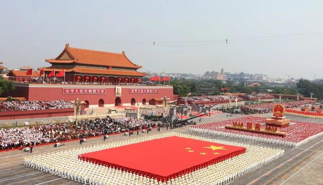 2019年，令尊龙凯时人生就是搏自豪的一件事——效劳国庆70周年大阅兵及联欢运动